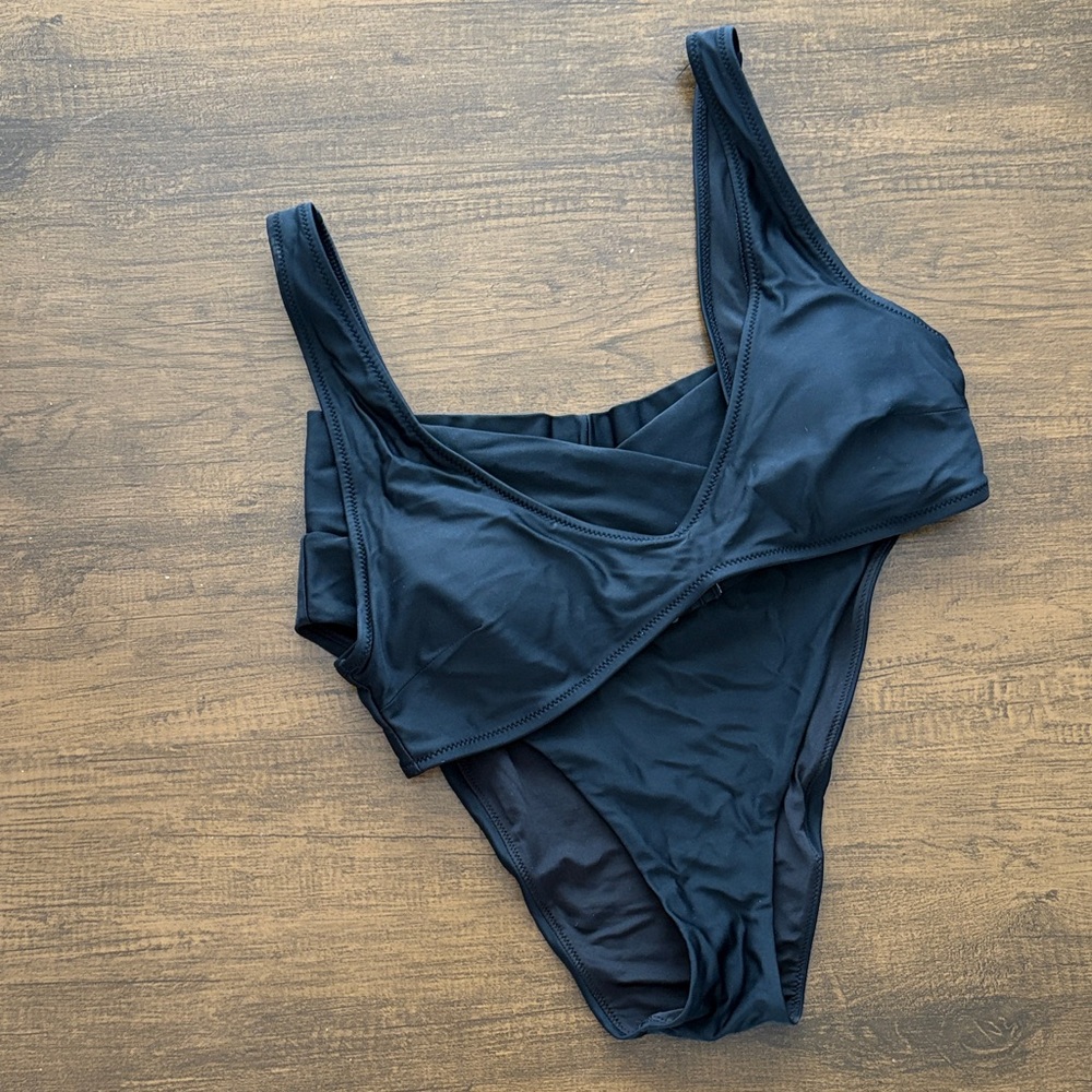 High-Waisted Black Bikini set